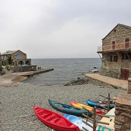 La Maison Au Grand Balcon Nyaraló